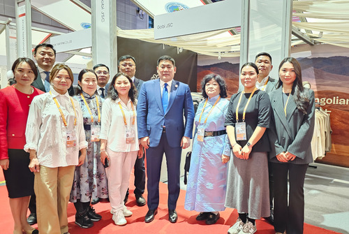 “Хятадын Олон Улсын Импортын Экспо”-д ноолууран бүтээгдэхүүн үйлдвэрлэгч долоон ААН амжилттай оролцлоо